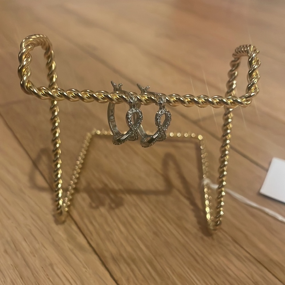 GOLD DISPLAY - Picture 7 of 7